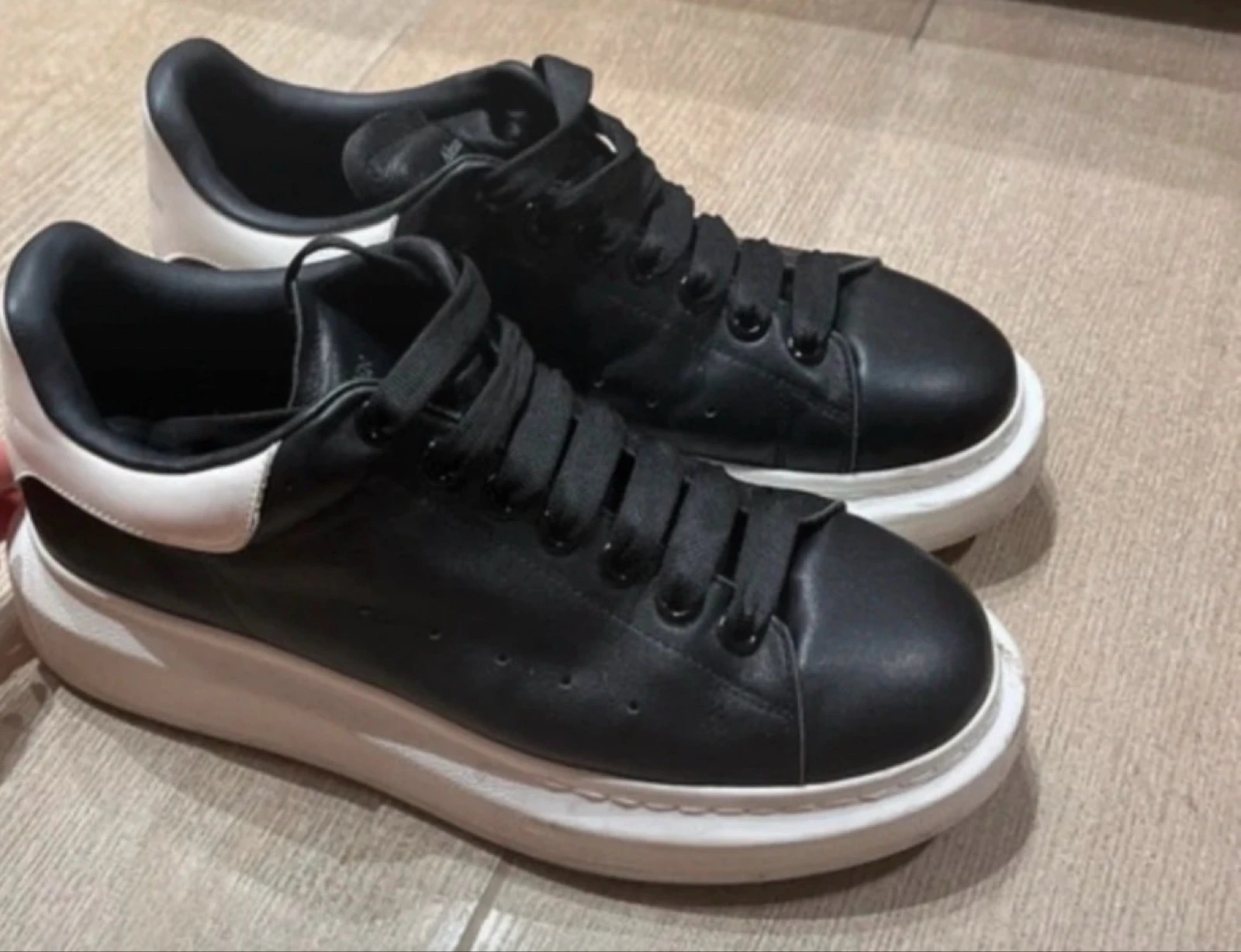 Basket Alexander Mcqueen authentiques et originels